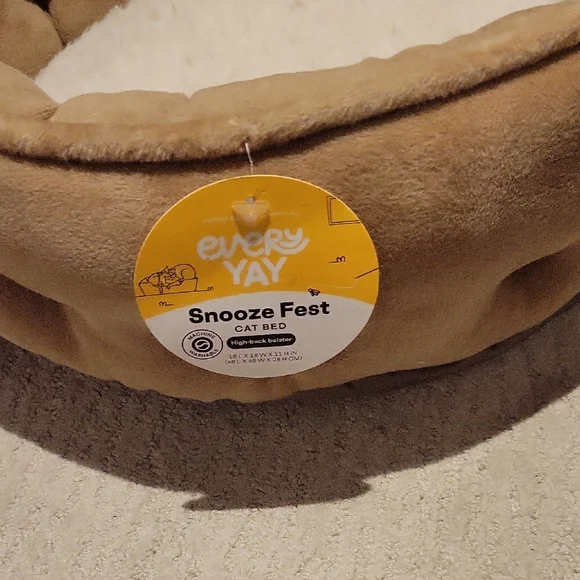 Tan Cat Bed, NWT - Picture 4 of 6